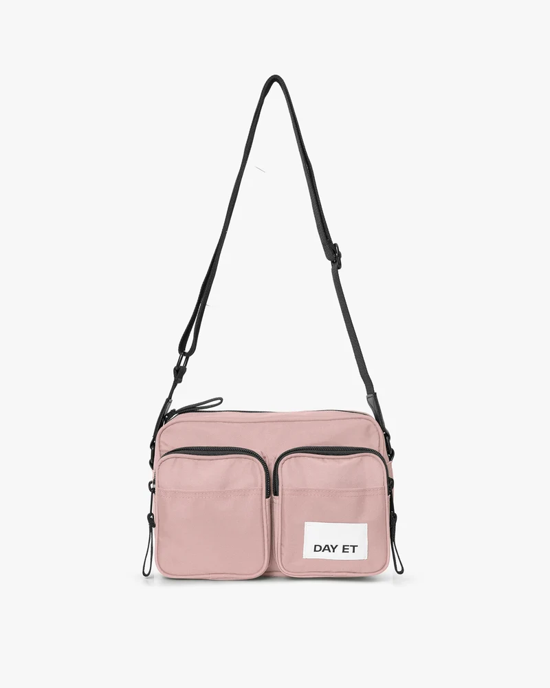 Medium Nylon Crossbody Axelremsväska
