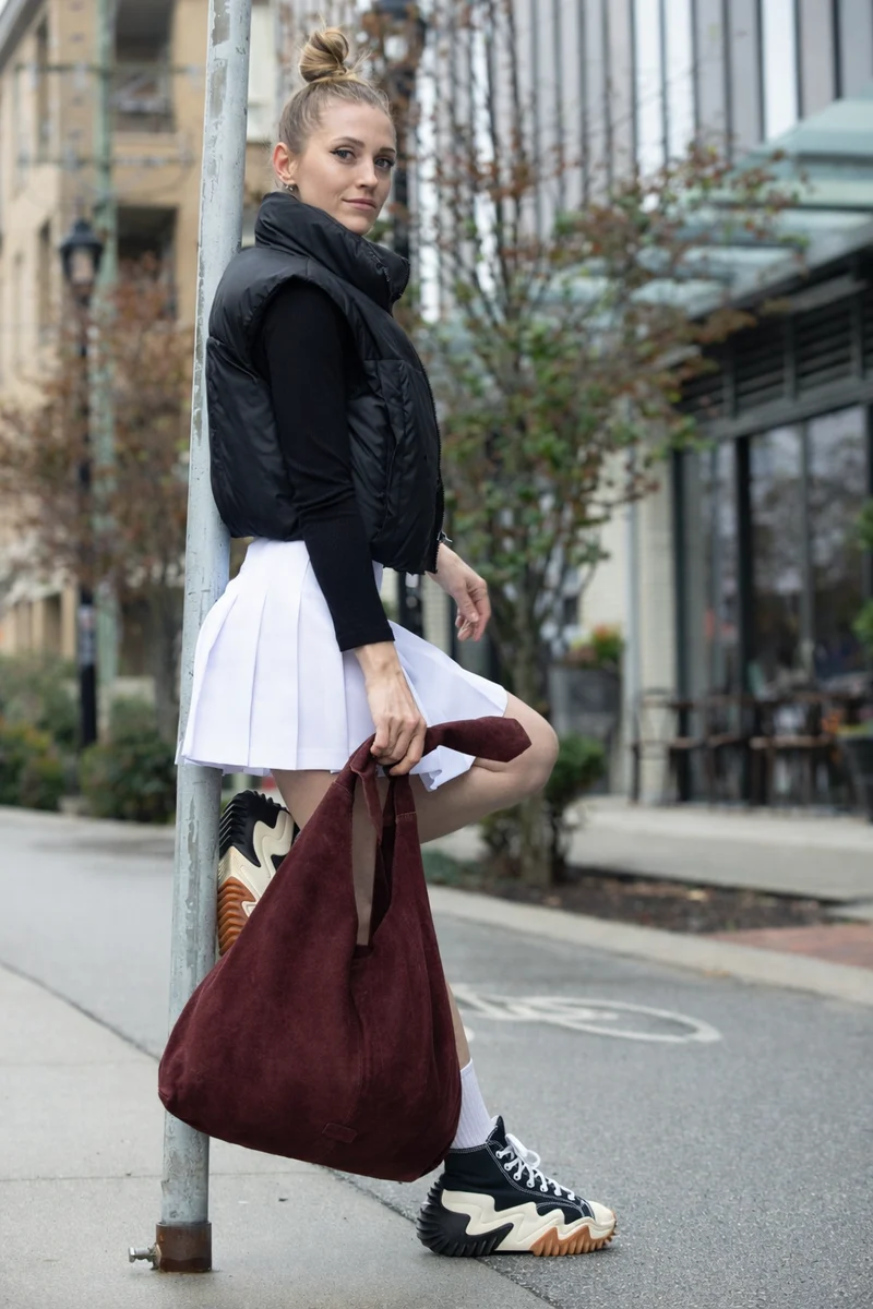 KNOT TOTE SUEDE MERLOT