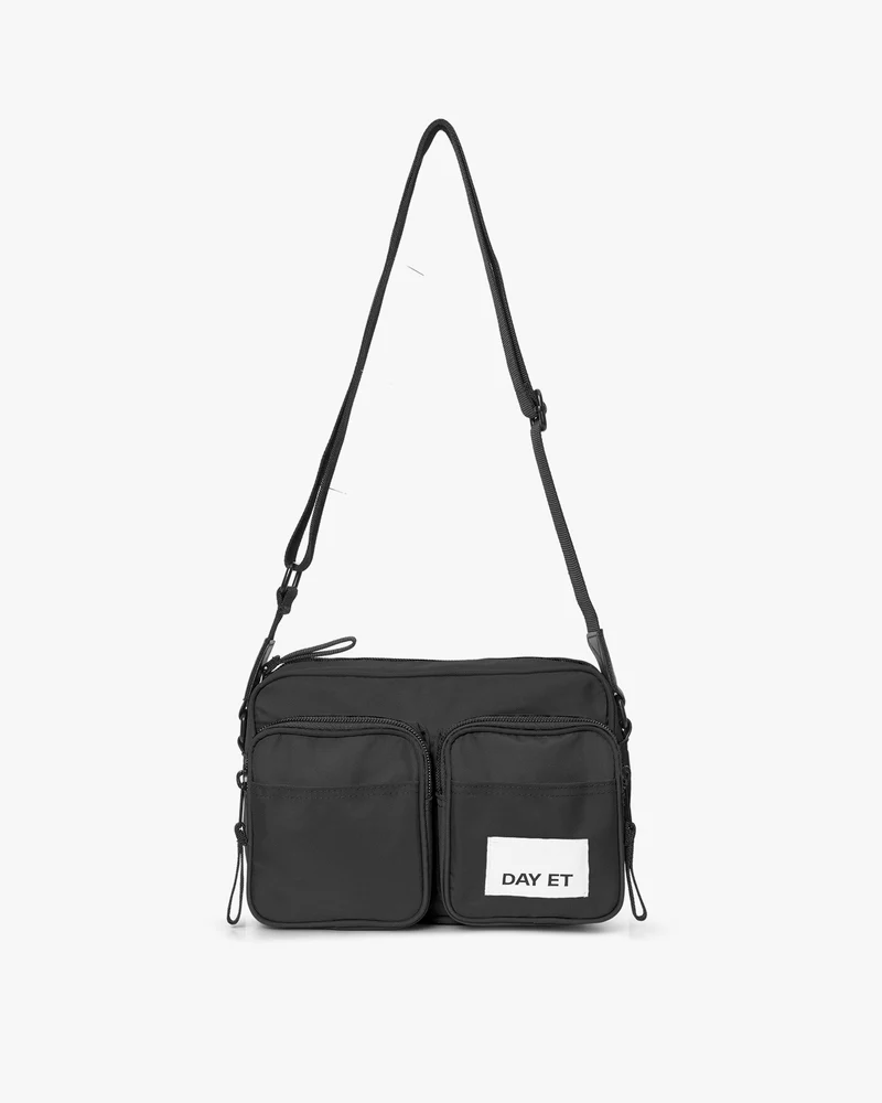 Medium Nylon Crossbody Axelremsväska