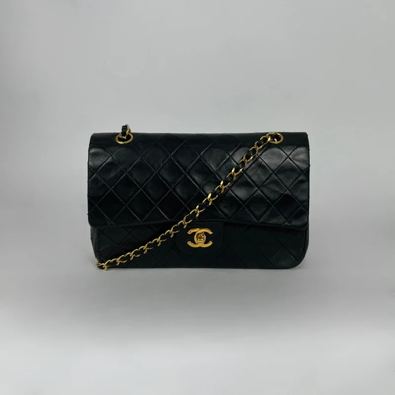 Chanel Mellanstor dubbel klassisk Flapbag
