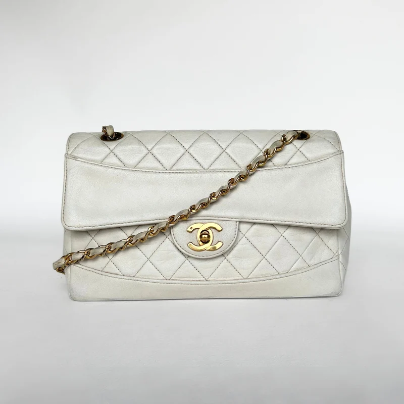 Chanel Diana Flap Bag Medium Lammskinn Läder
