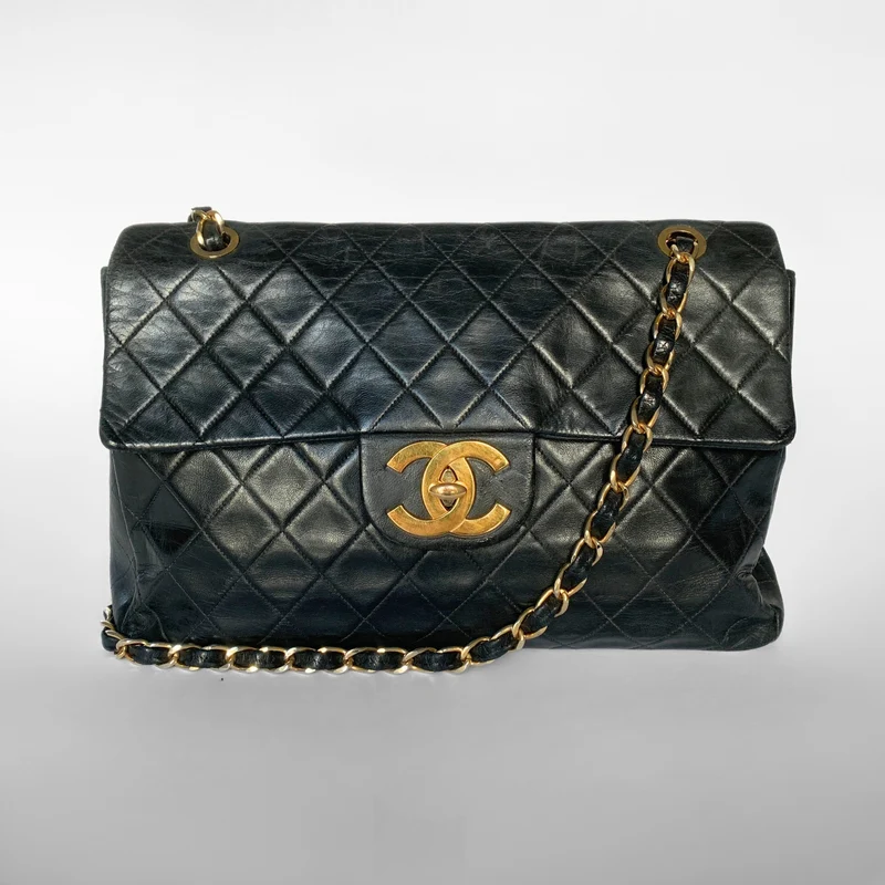Chanel Classic Flap Bag Maxi lammskinnsläder