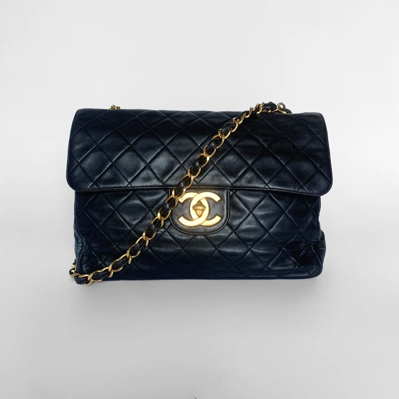 Chanel Classic Flap Bag Maxi lammskinnsläder