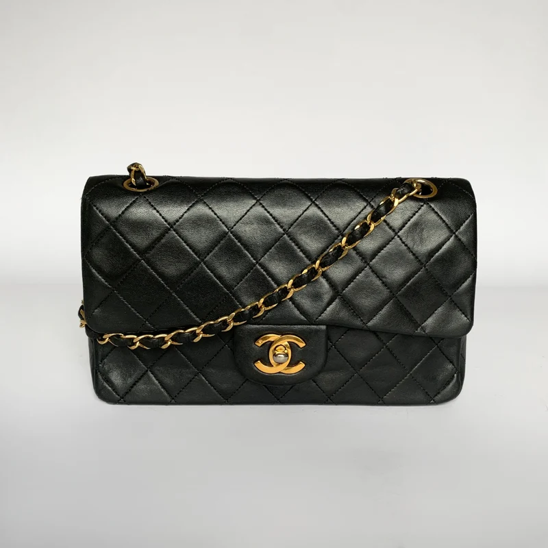Chanel Classic Flap Bag Litet lammskinnsläder