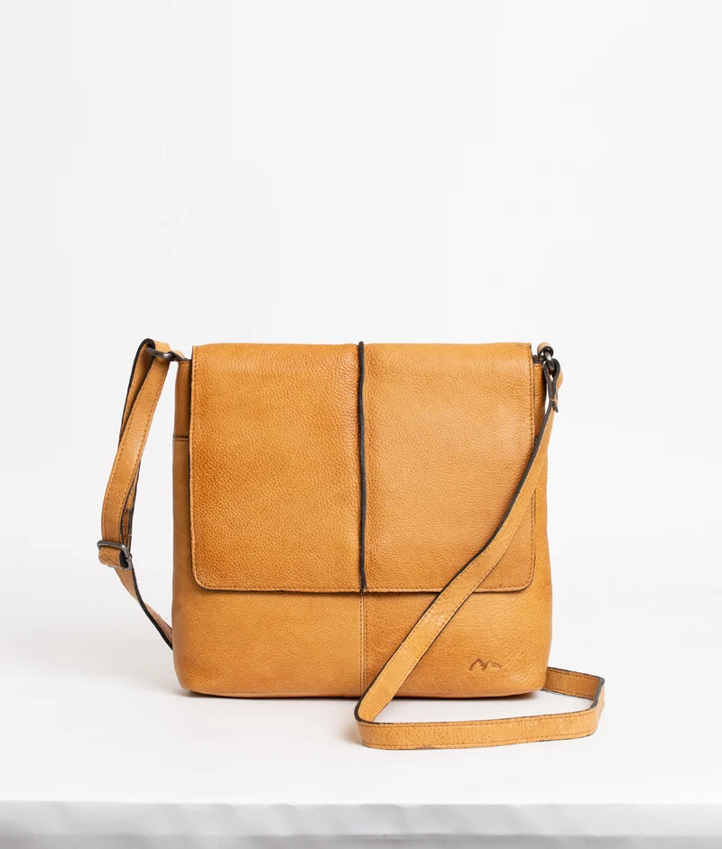 BHC Tiramisu Split Flapbag Camel