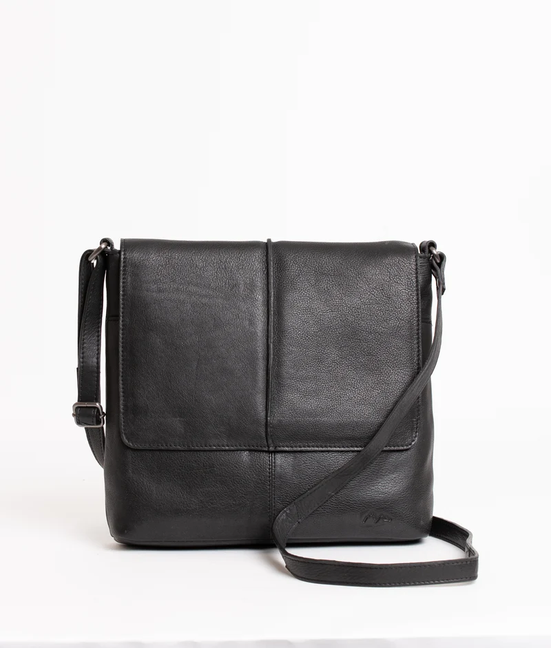 BHC Tiramisu Split Flapbag Black