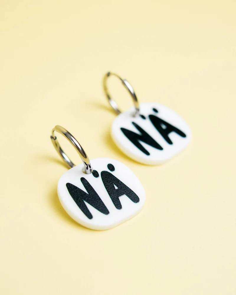 MINI-NÄ (white) - Handgjorda Örhängen