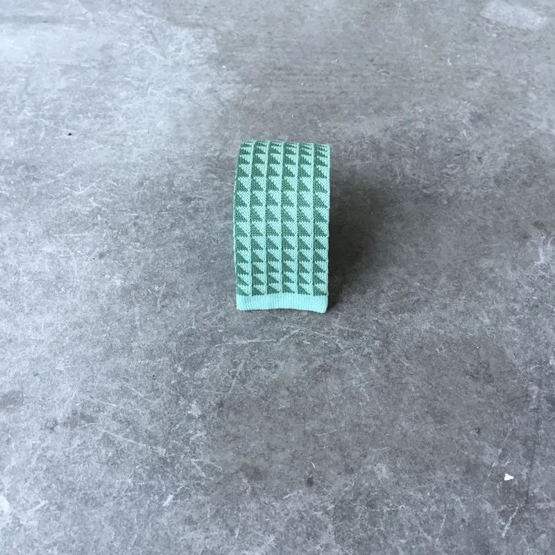 Granskott Stickad Slips