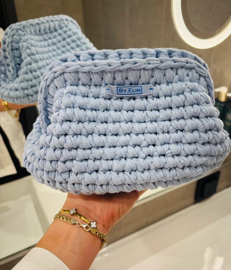 AGNES Clutch - Mellan - Ljusblå