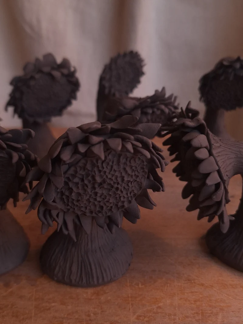 Dark bloom skulptur