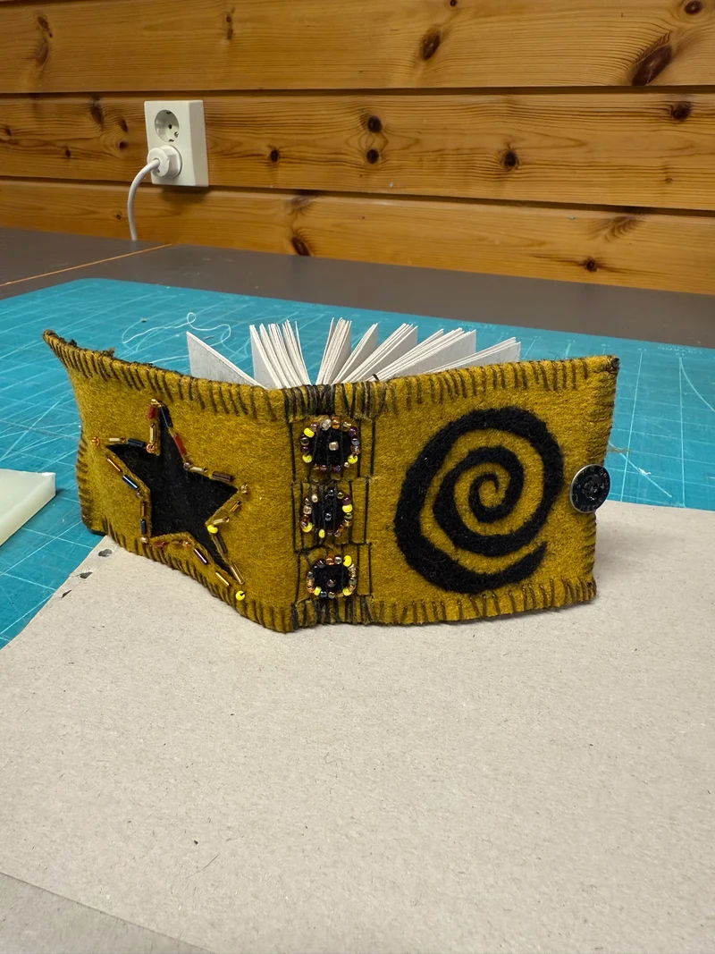 Handgjord bok