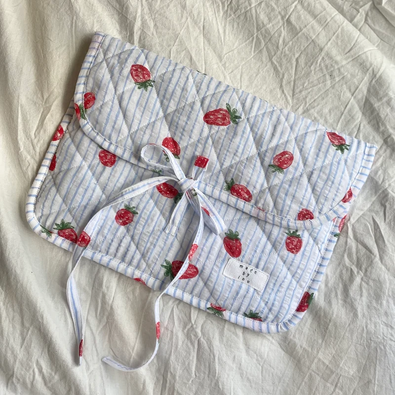 Laptopfodral - Strawberry fields forever