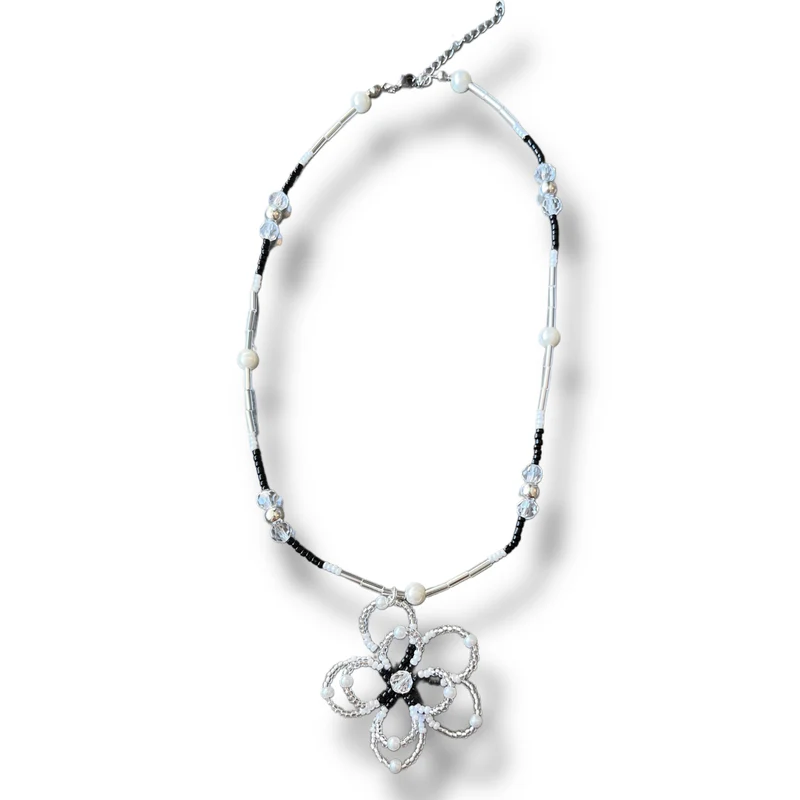 HIBISKUS Halsband Silver