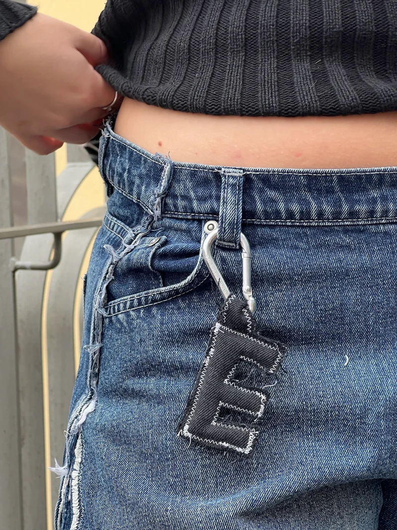 NYCKELRING E - DENIM