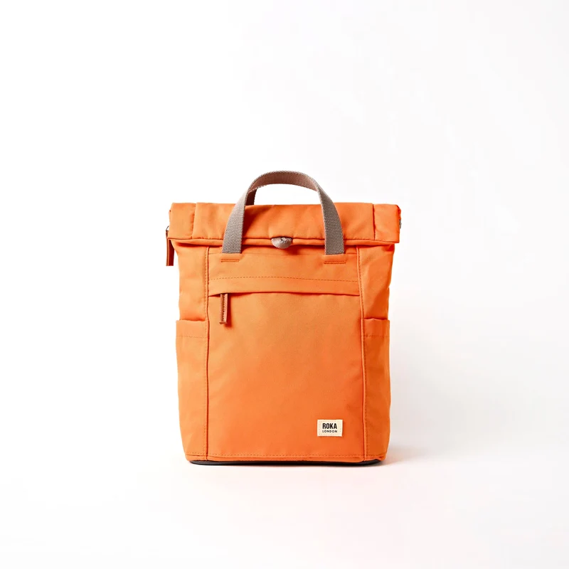 ROKA Finchley En liten Jaffa Orange-väska i återvunnen canvas