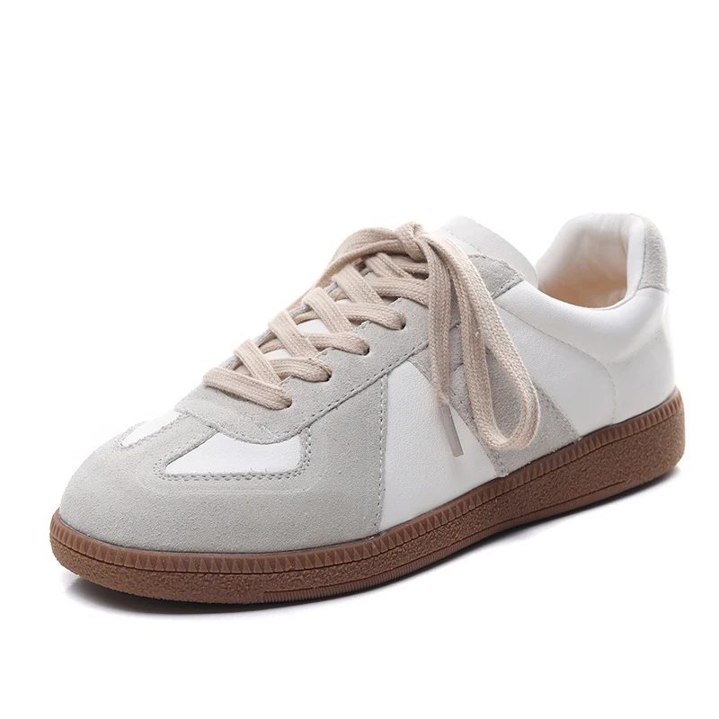 Women Retro Quilted Leather Flat Casual Sneakers