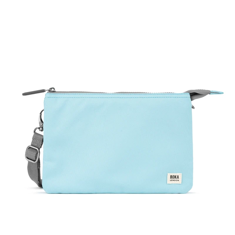 ROKA Carnaby Crossbody XL Ice återvunnen tygväska