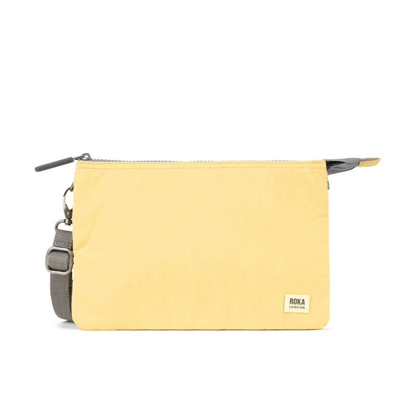 ROKA Carnaby Crossbody XL Champagnefärgad Taslon-väska