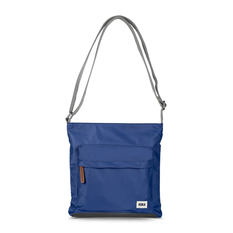 ROKA Kennington B Burnt Blue Medium Återvunnen Nylonväska