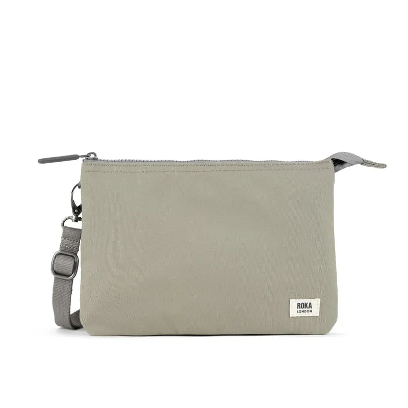ROKA Carnaby Crossbodyväska i koriander, XL, återvunnen canvas