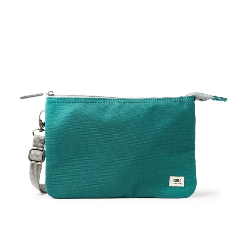 ROKA Carnaby Crossbodyväska i blågrön XL-tyg i återvunnen canvas