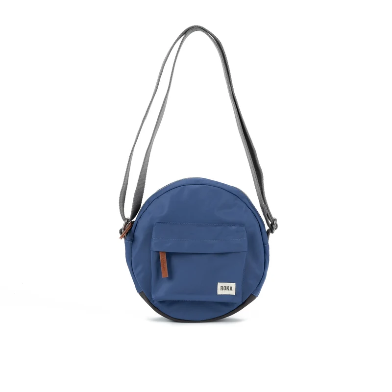 ROKA Paddington B Burnt Blue Liten Återvunnen Nylonväska